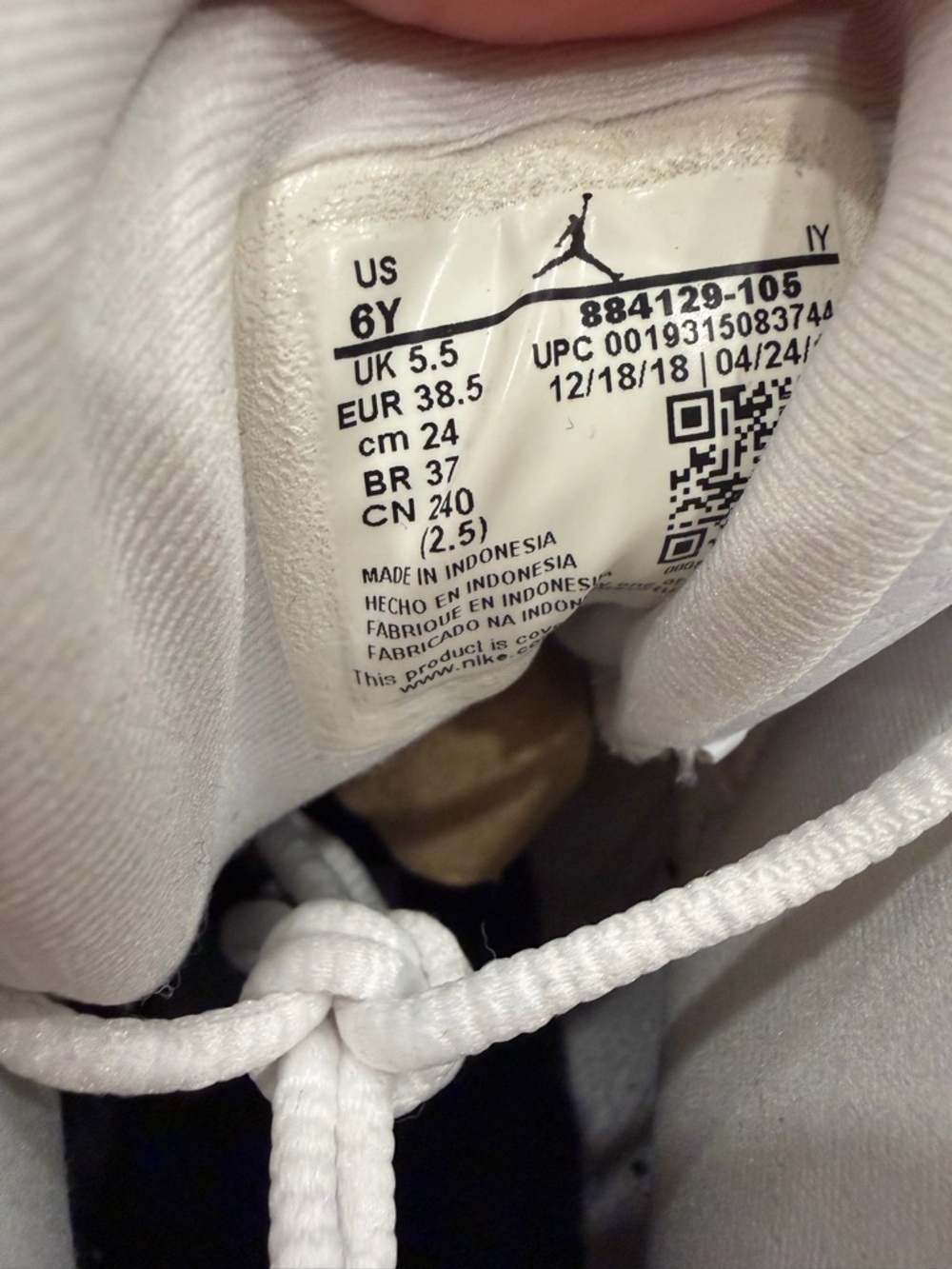Air Jordan 13 Retro Lakers size 6Y - Picture 10 of 11